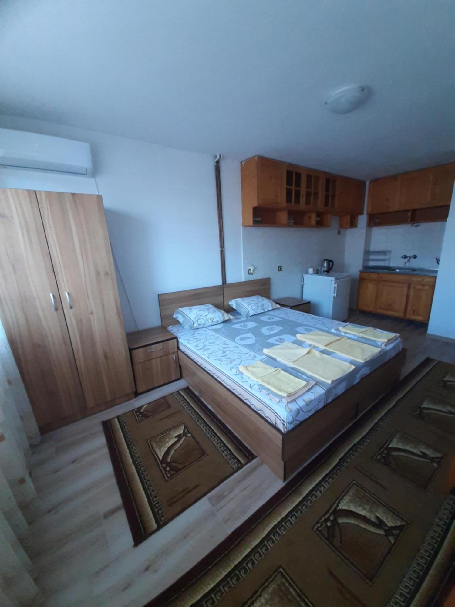 Къща За Гости Петрови Primorsko Quarto foto